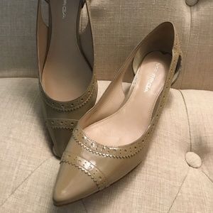 Via Spiga nude patent kitten heels